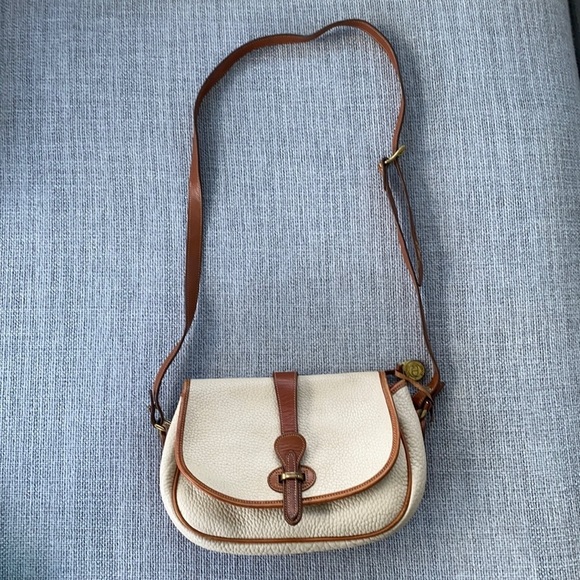 Dooney & Bourke Handbags - Dooney & Bourke Crossbody Pebble Bag